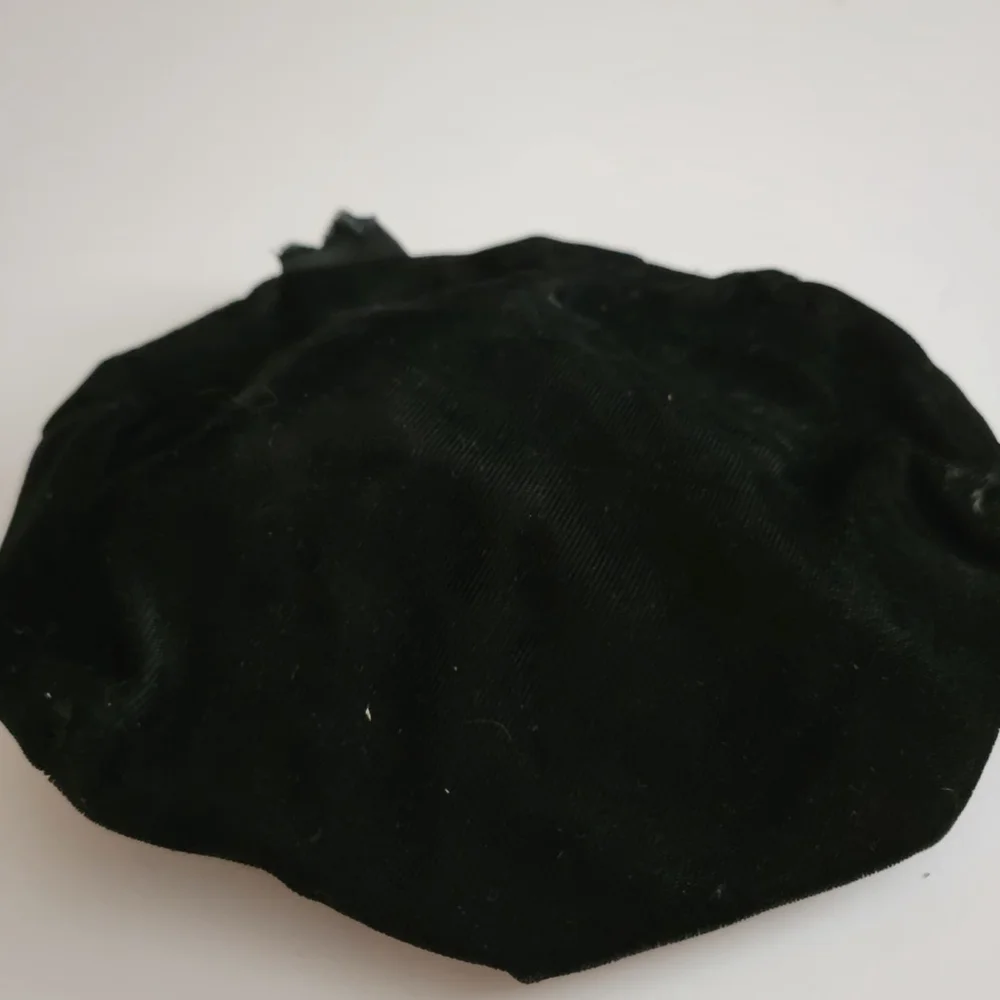 Vintage Hat Black Velvet Beret Nylon Lined 8